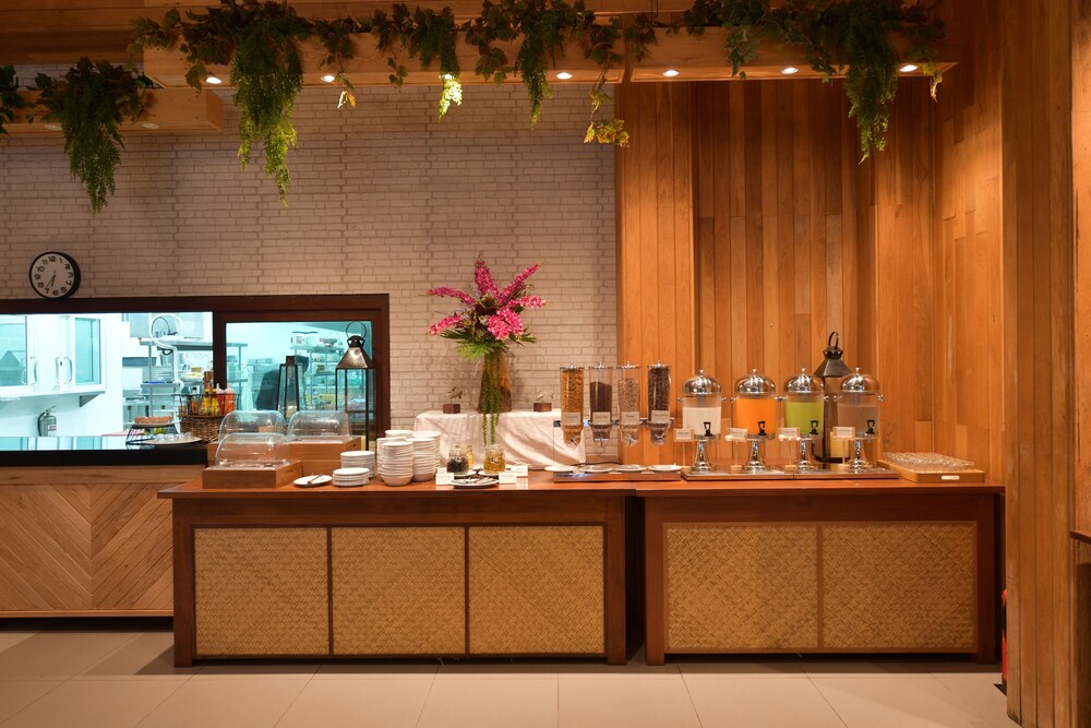 Tup Kaek Sunset Beach Resort and Spa 12/75