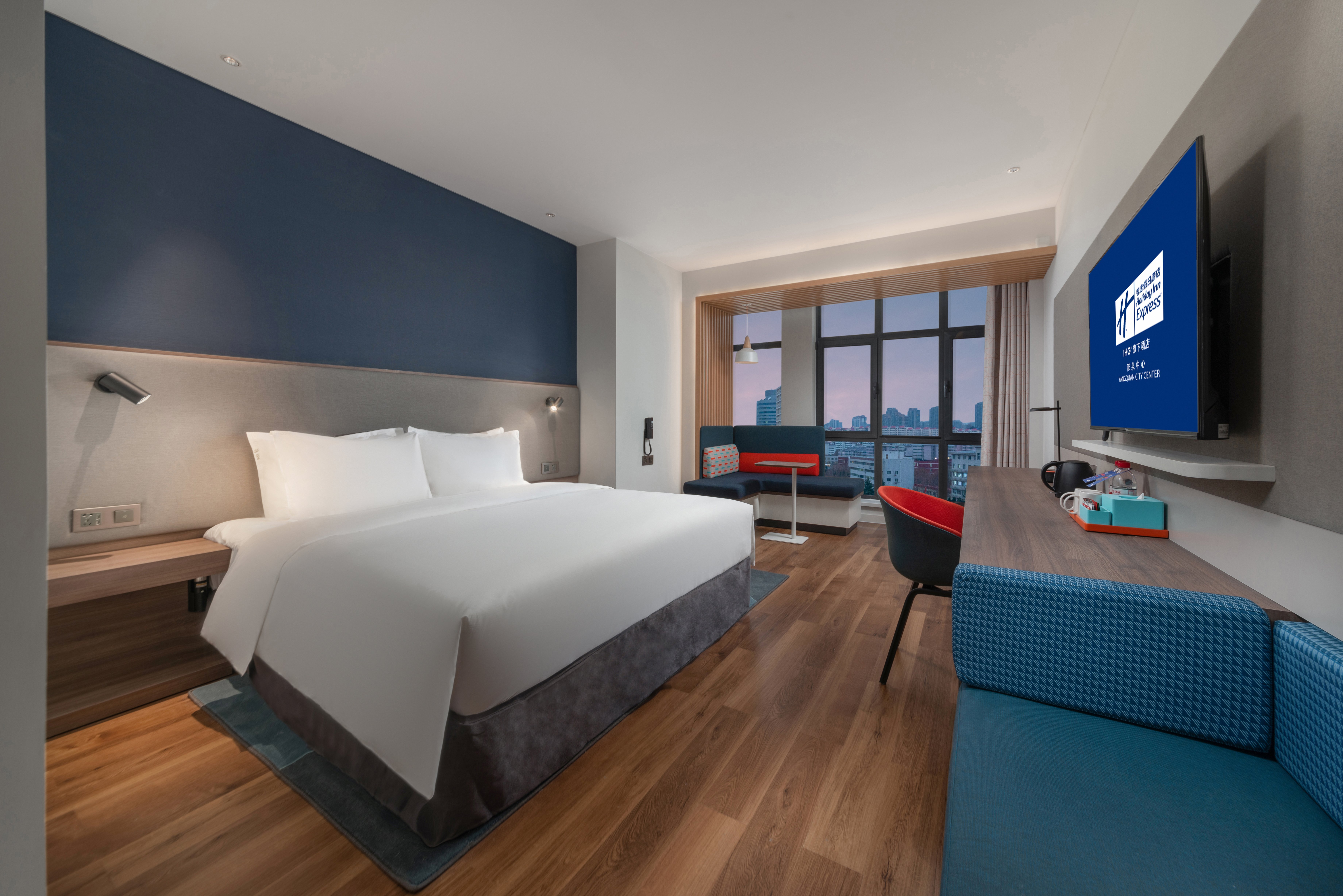 Standard, Queen Bed, Extra Floor Space