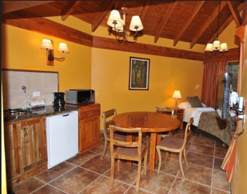 Charming Luxury Lodge and Private Spa 7/74