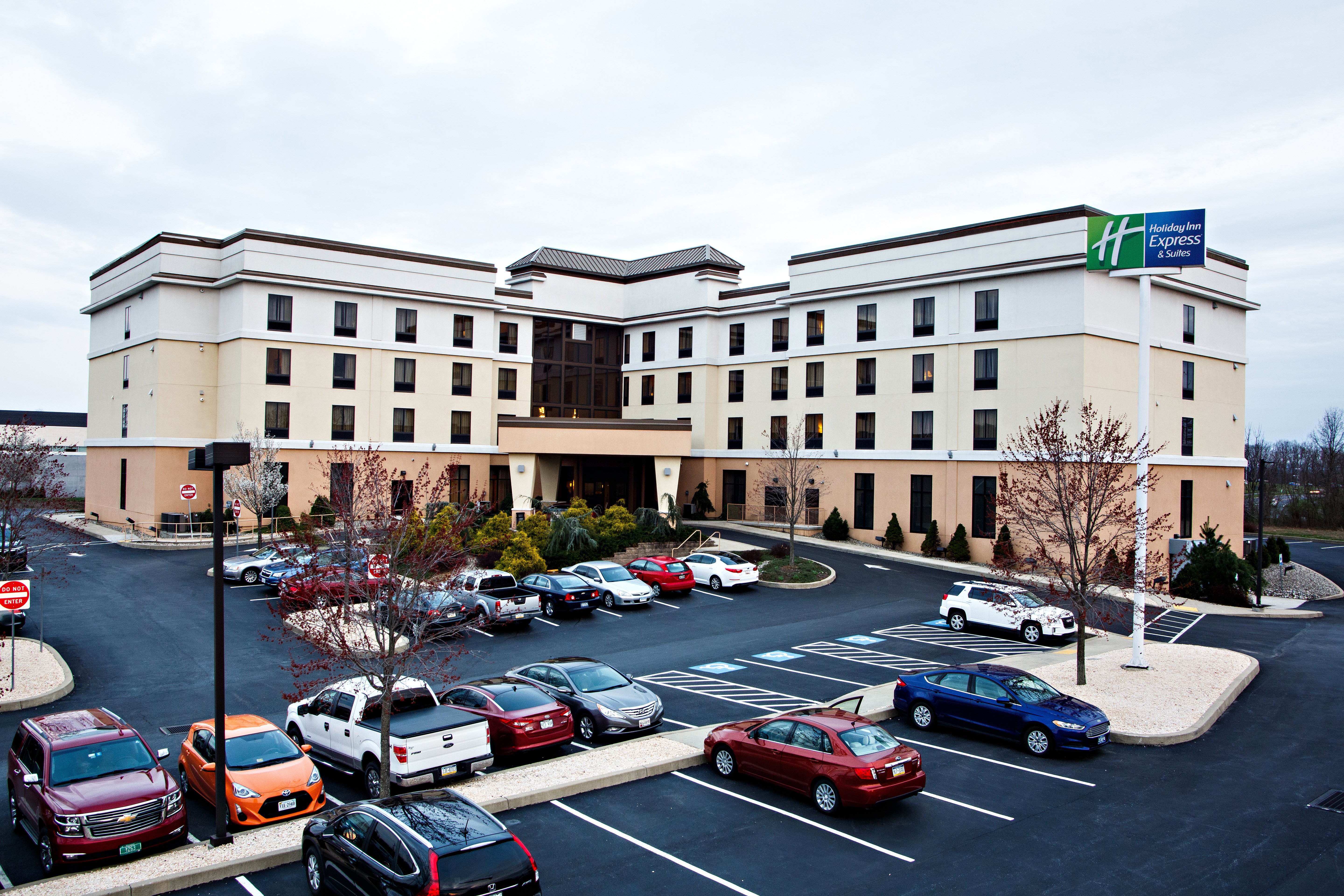 Holiday Inn Express & Suites Harrisburg W - Mechanicsburg 62/65