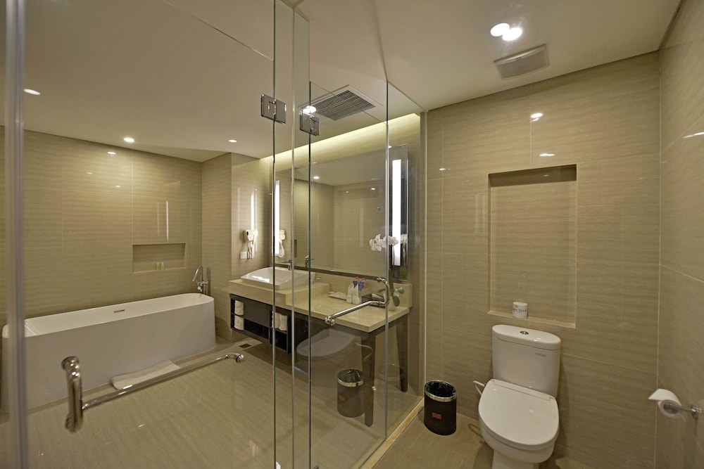 Lombok Astoria Hotel 47/50