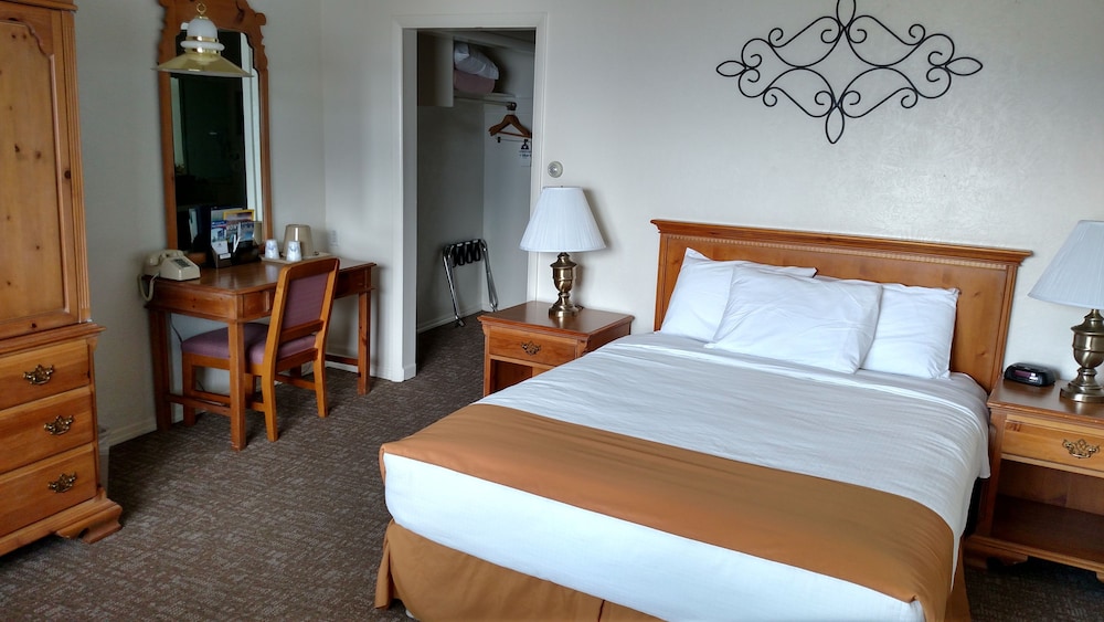 Americas Best Value Port Polson Inn 27/67