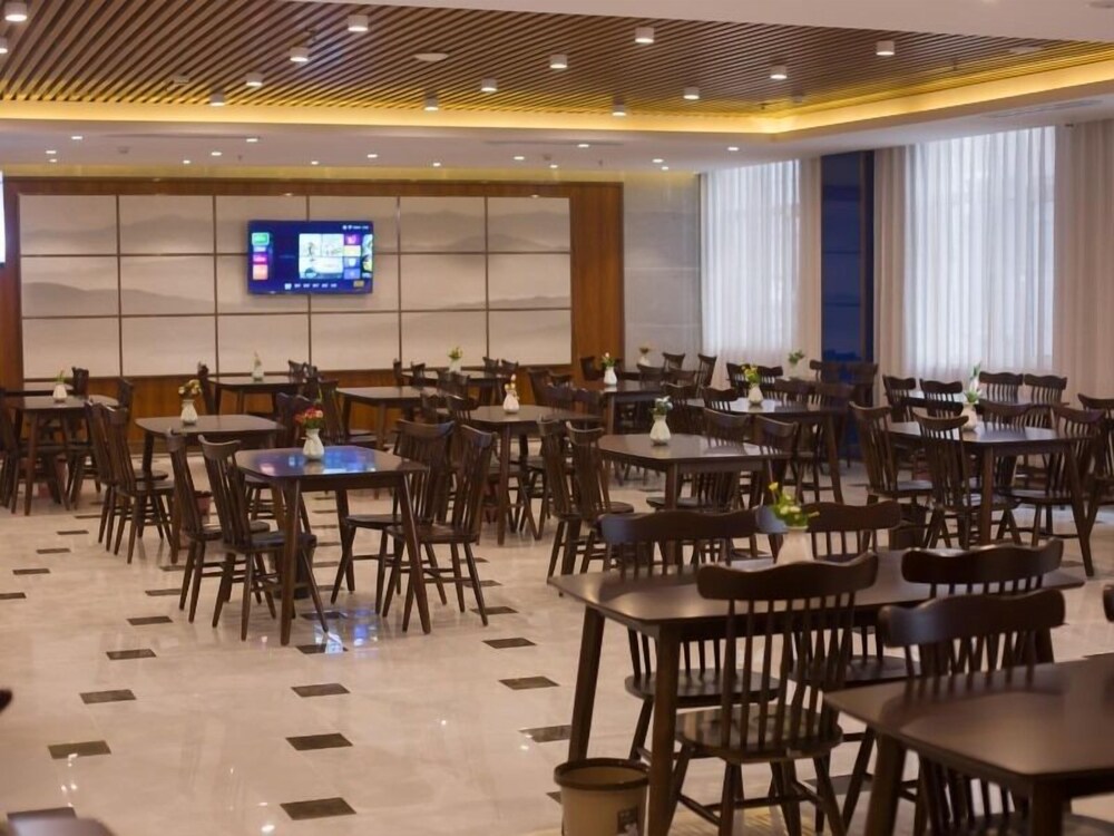 GreenTree Eastern Handan Daming Town Bus Station Hotel 29/33