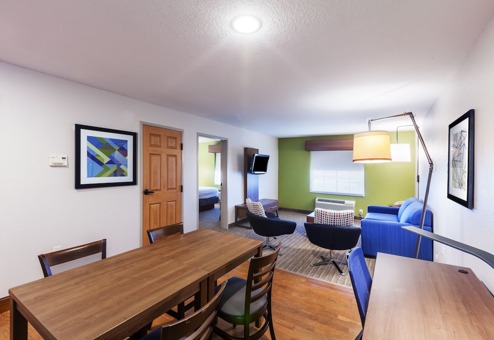 Holiday Inn Express Hotel and Suites Tulsa S Broken Arrow Hwy 51 46/80