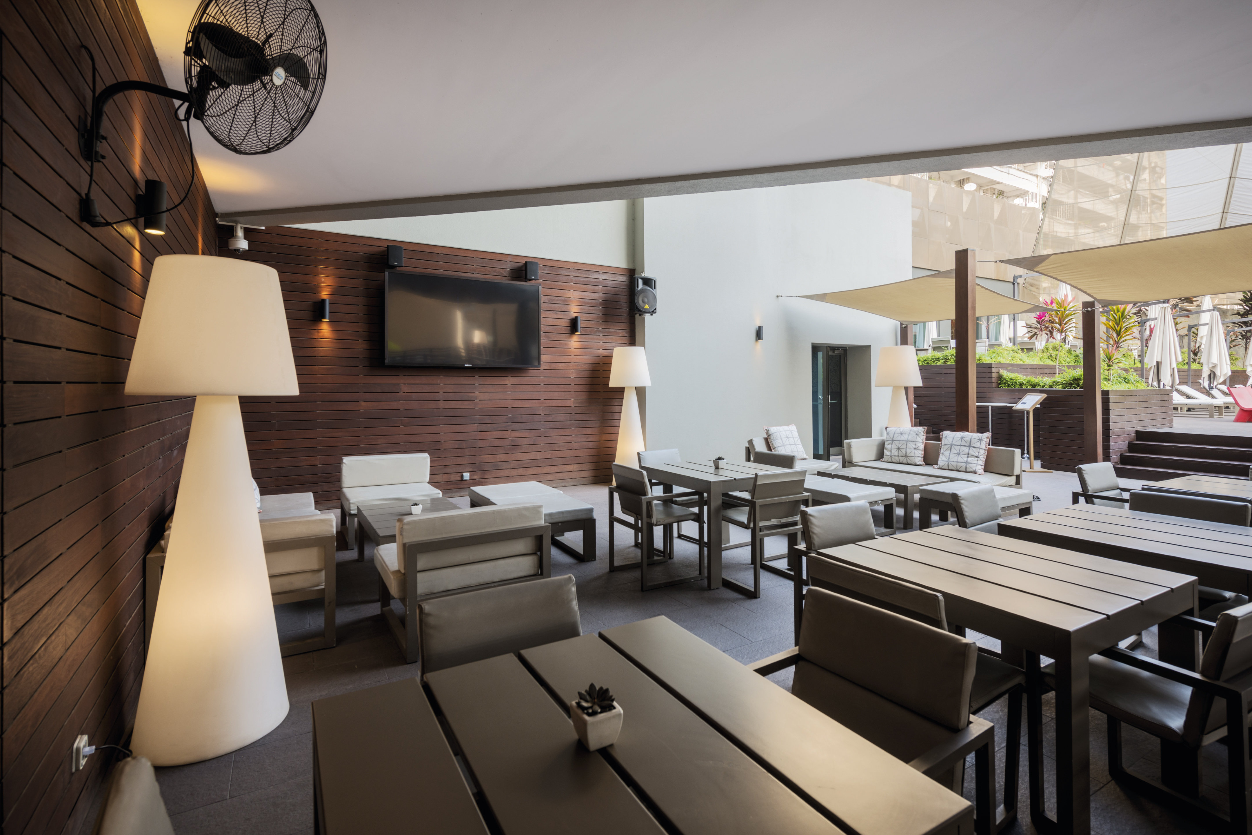 Hotel Tropico 49/63