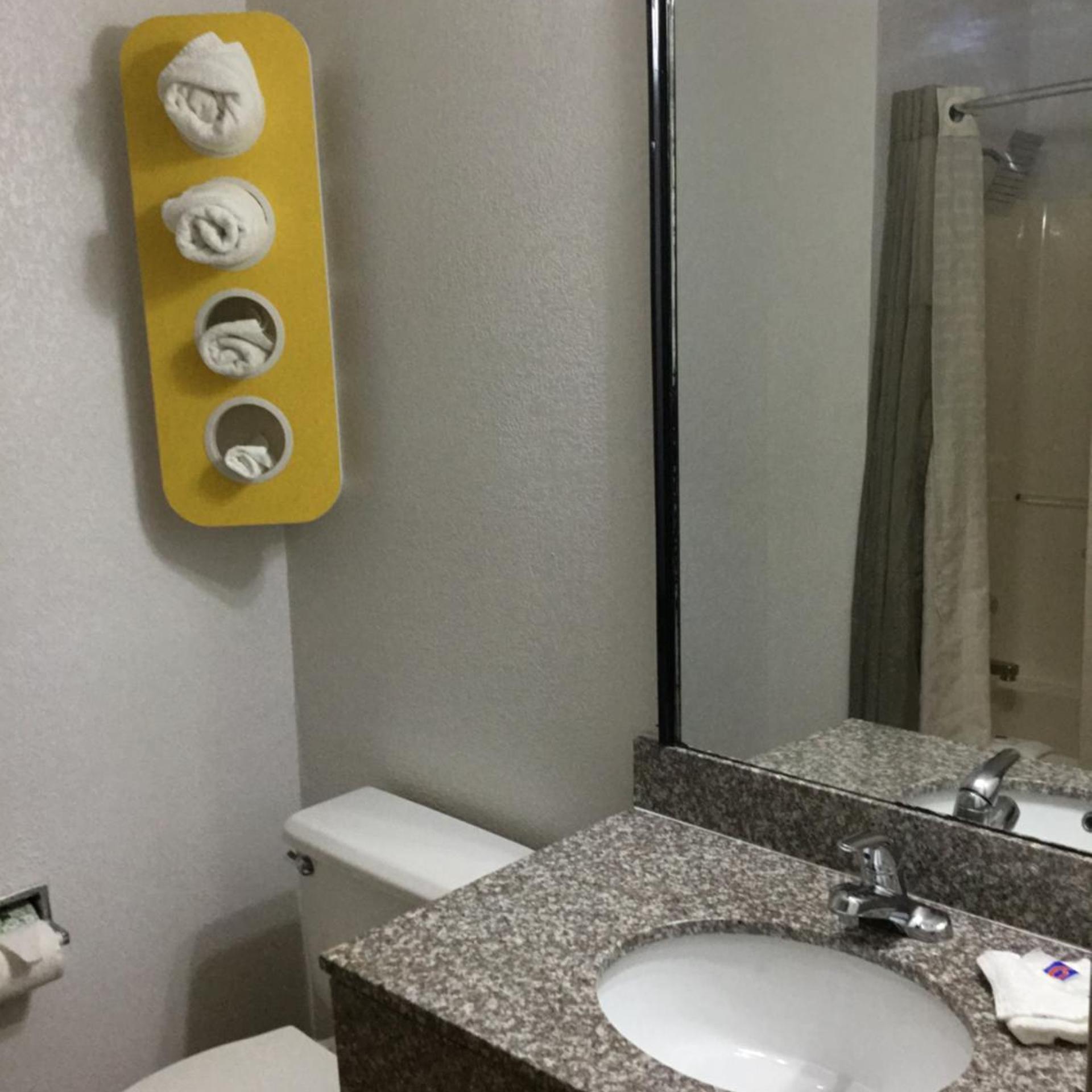غرفة رباعية لذوي الإعاقة، Motel6 Augusta, KS 8/9