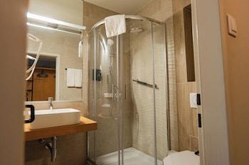 Deluxe, Twin Beds, Queen Bed, Sofa