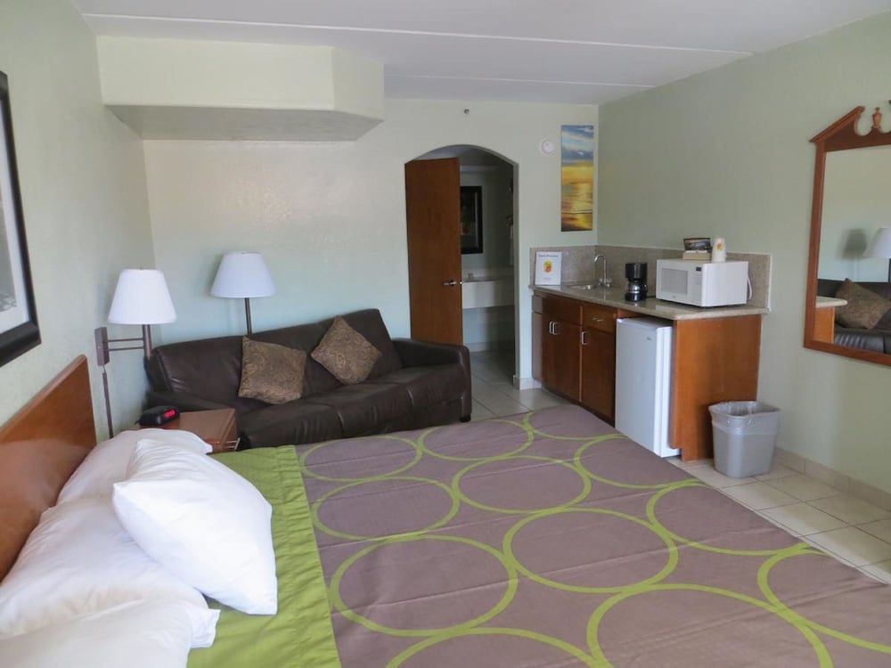 Super 8 By Wyndham South Padre Island 14/25