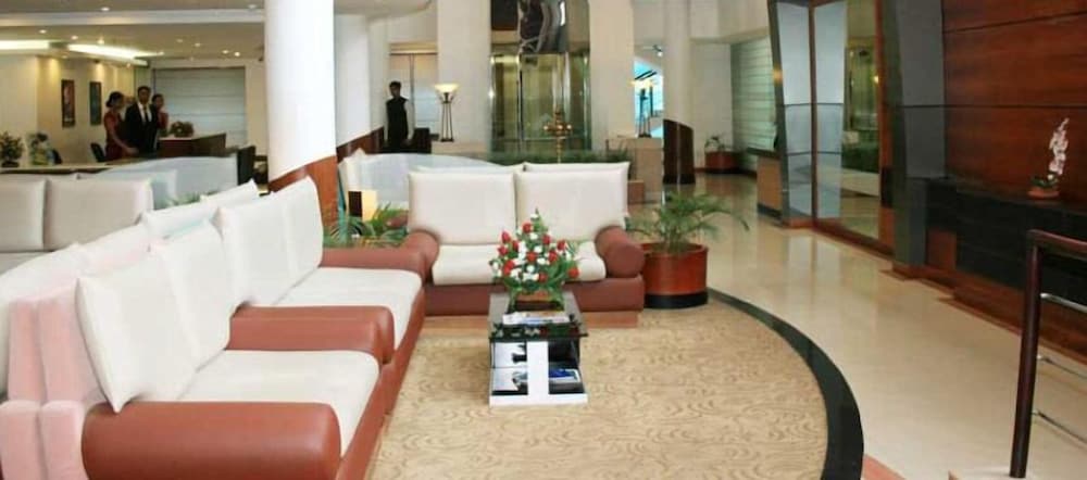 The Mercy Luxury Business Hotel 8/23
