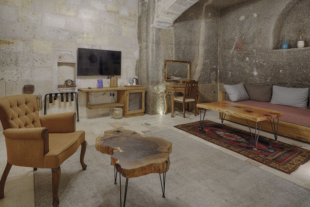 Hera Cave Suites 21/50