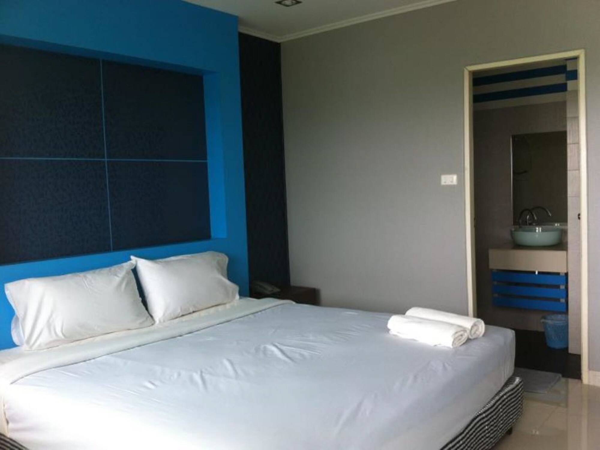 STANDARD, DOUBLE BED