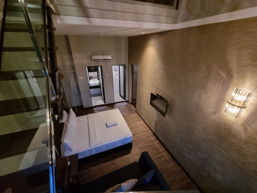 Miico Hotel Mount Austin 43/58