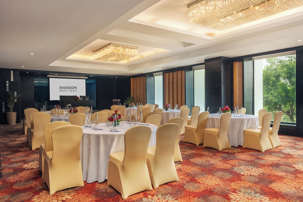 Park Inn By Radisson New Delhi Ip Extension 55/62