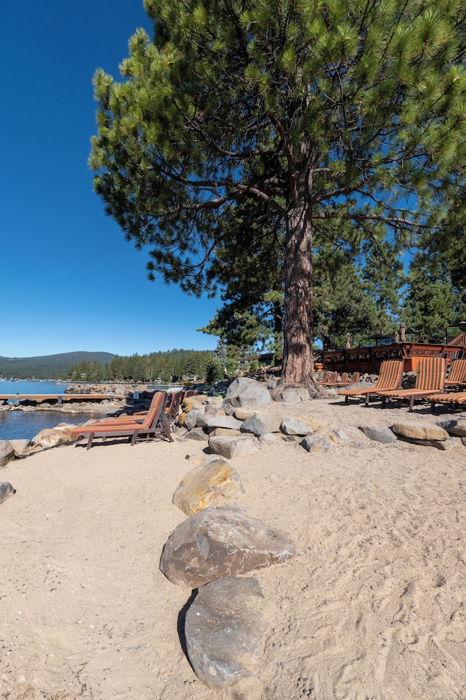 Red Wolf Lakeside Lodge 47/60