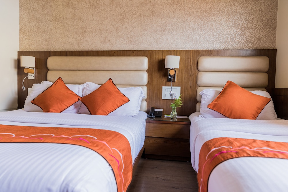 EXCLUSIVE, TWIN BEDS