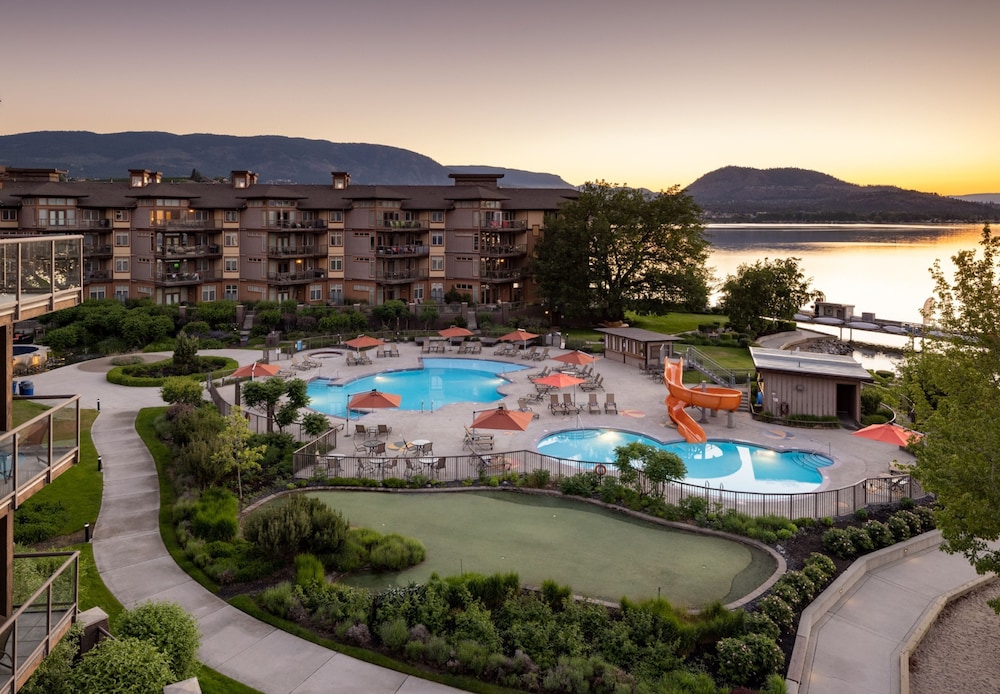 The Cove Lakeside Resort 6/68