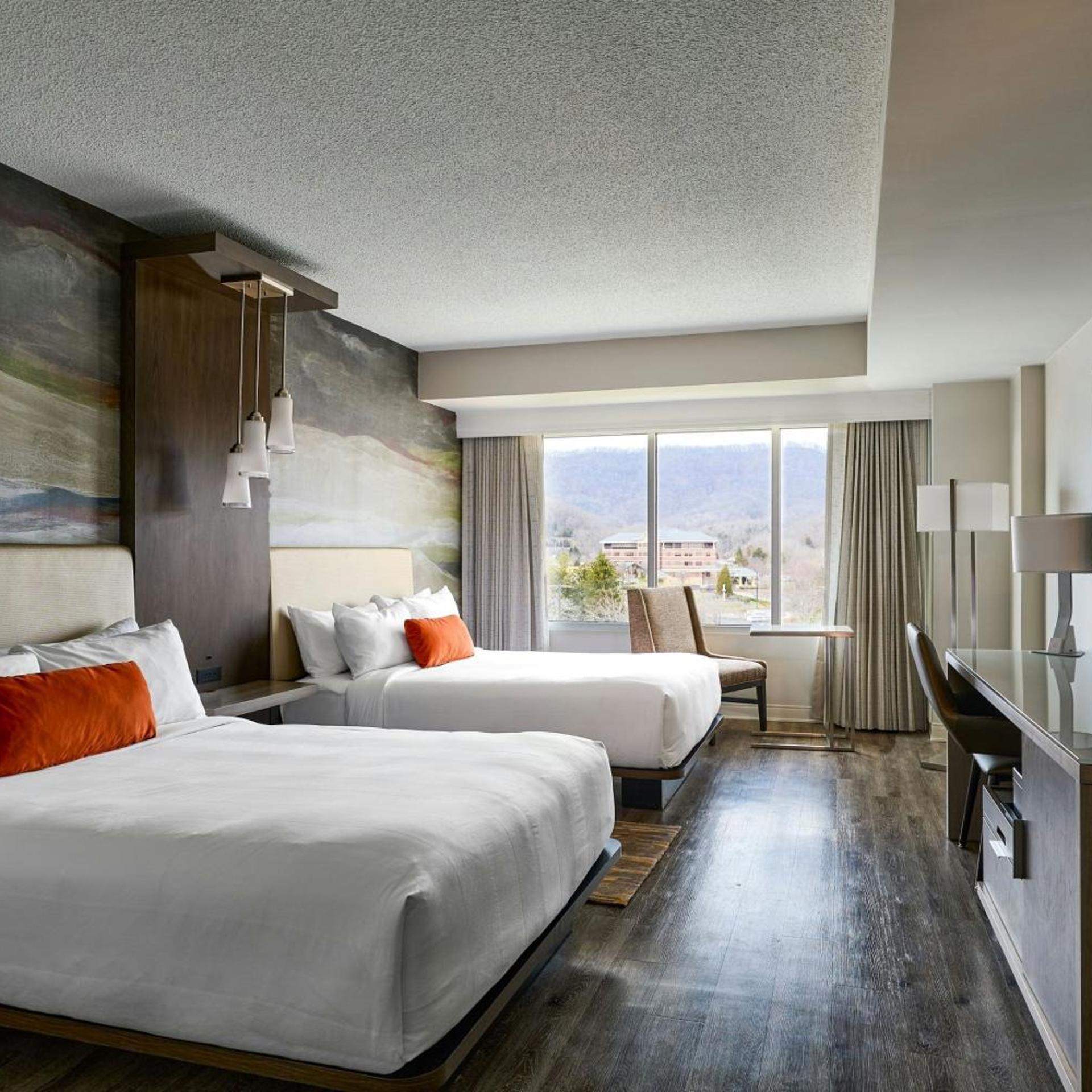 غرفة بسرير كينج بحوض استحمام لذوي الإعاقة، Marriott Meadowview Conference Resort Convention Center 7/10