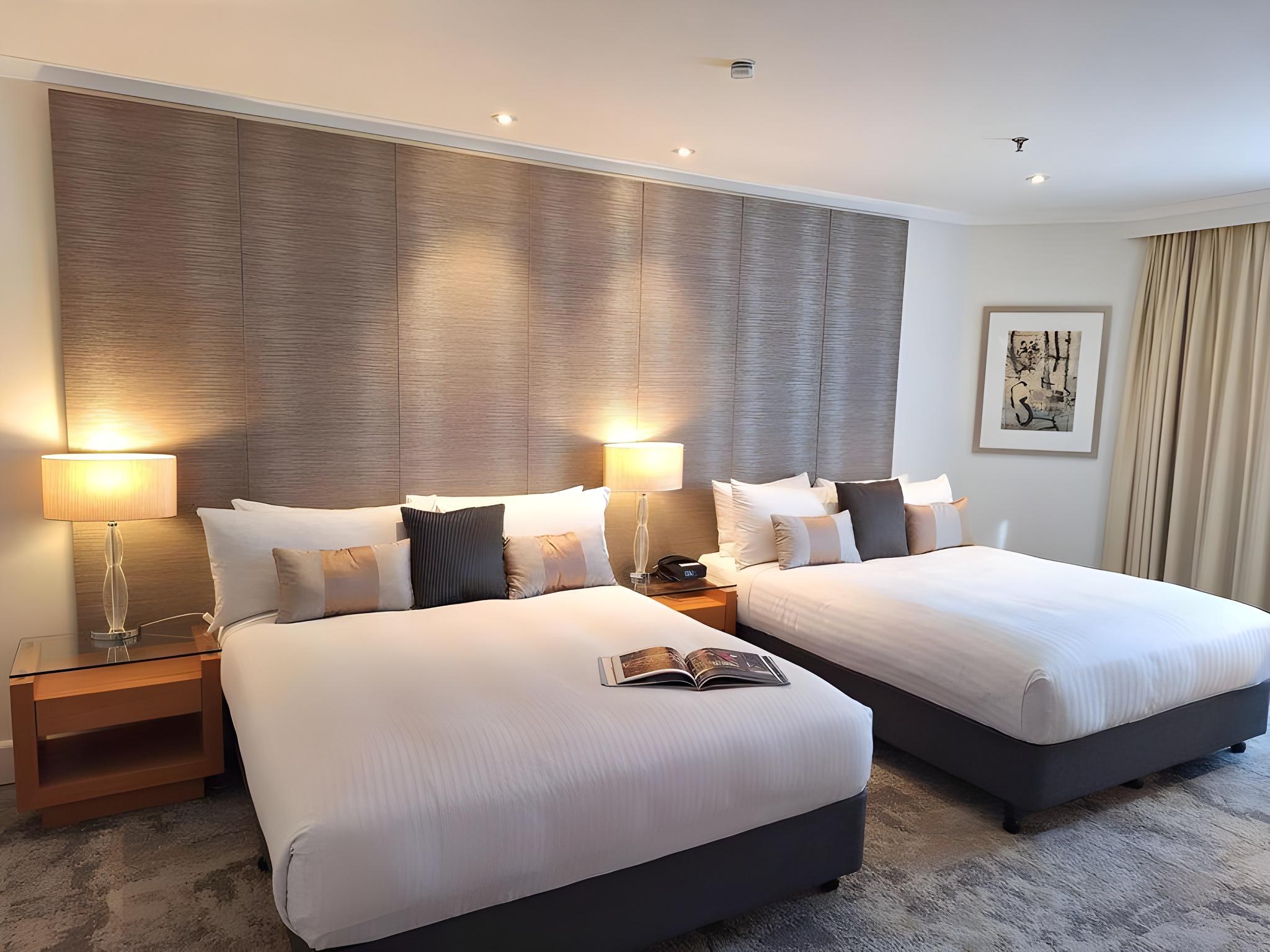 Standard, Queen Bed
