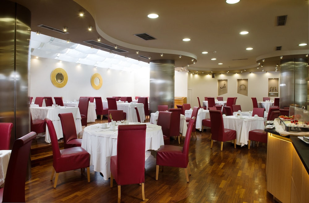 Acropolis Select Hotel 45/67