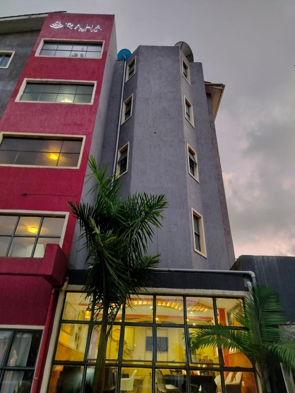 Raha Suites 2/45