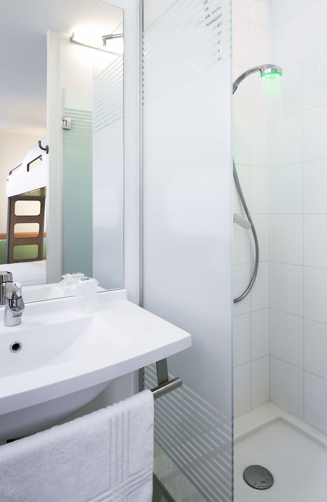 Ibis Budget Paris Porte D'aubervilliers 22/69