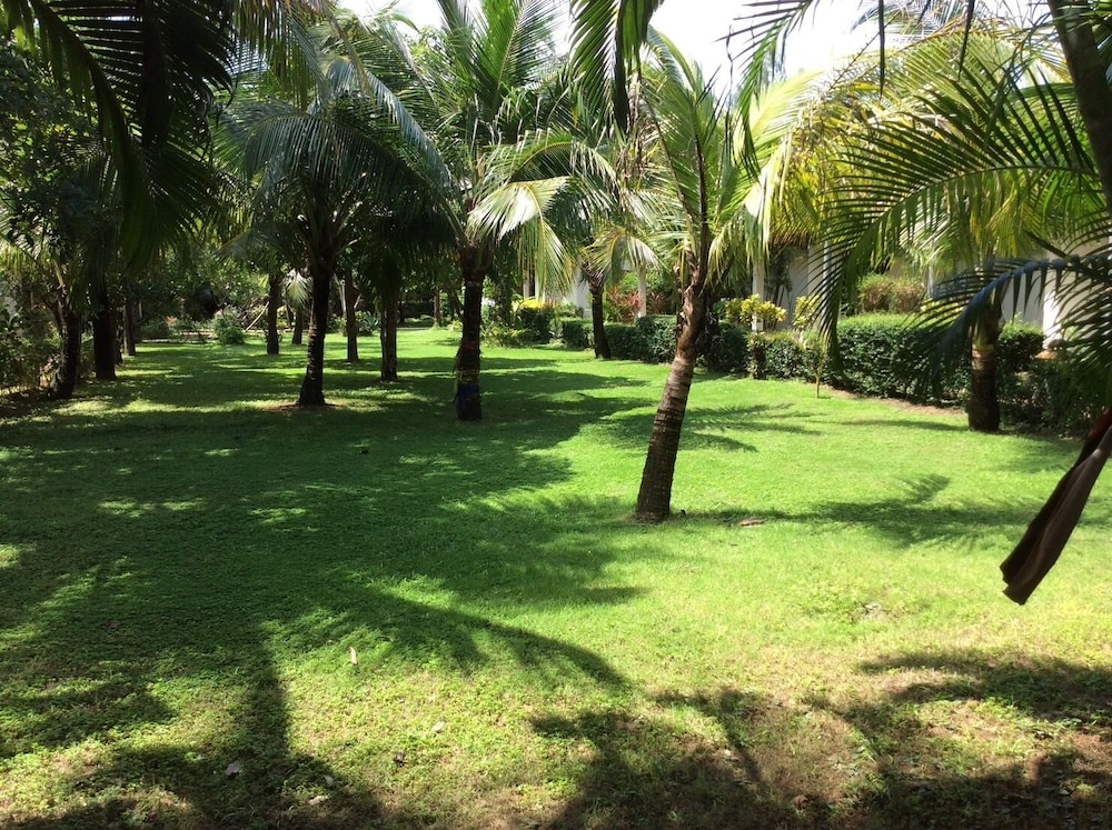 Cousin Resort Khao Lak 8/17