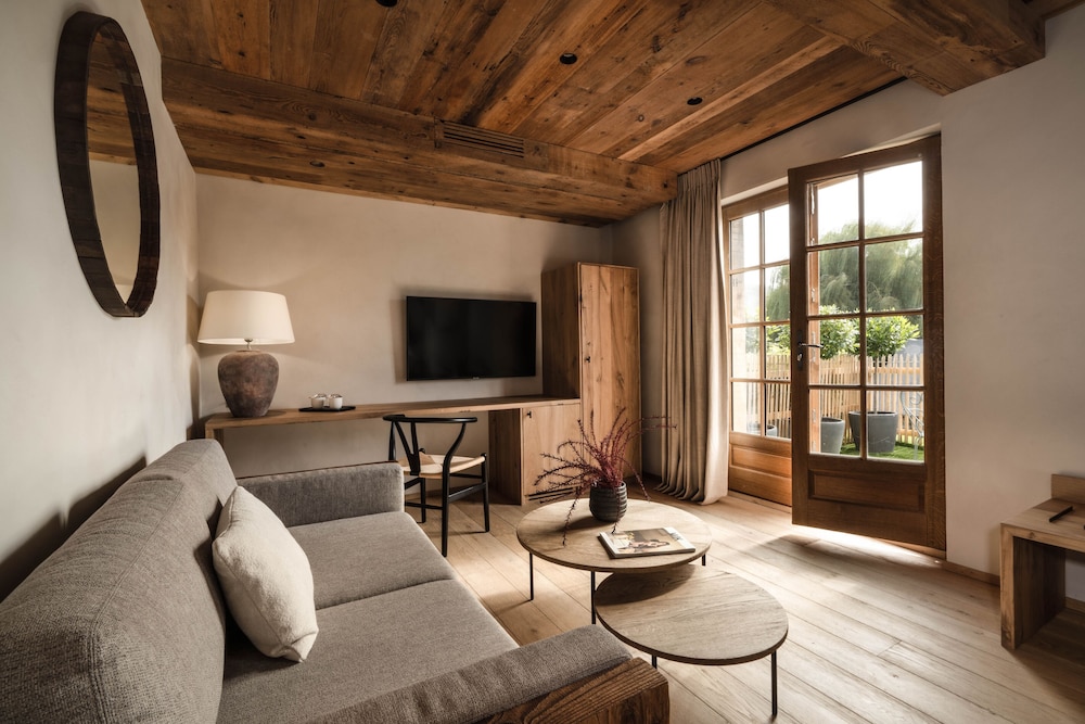 Auberge De La Source 46/69