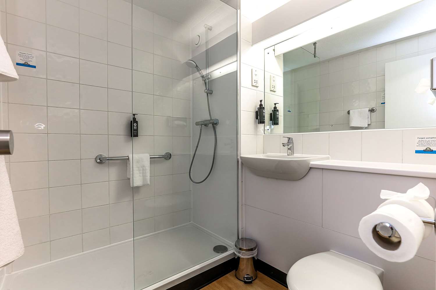 Days Inn by Wyndham London Stansted Airport 27/28