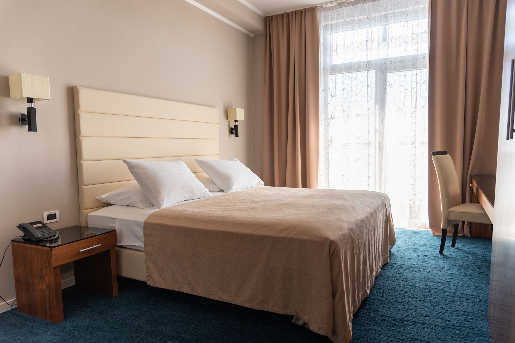 بنتهاوس ديلوكس بسرير كينج وسريرين منفصلين بإطلالة على البحر بغرفتي نوم، Lero Hotel 2/2