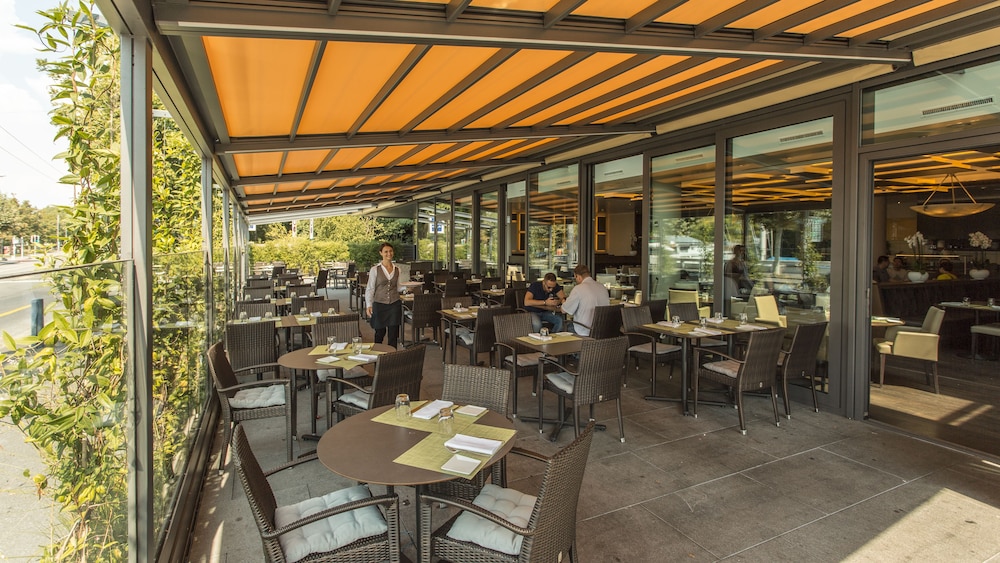 MOVENPICK HOTEL LAUSANNE 63/79