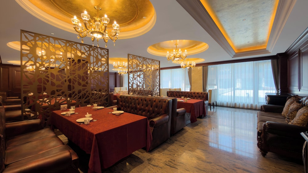 HOLIDAY INN Changchun Jingyue 30/48