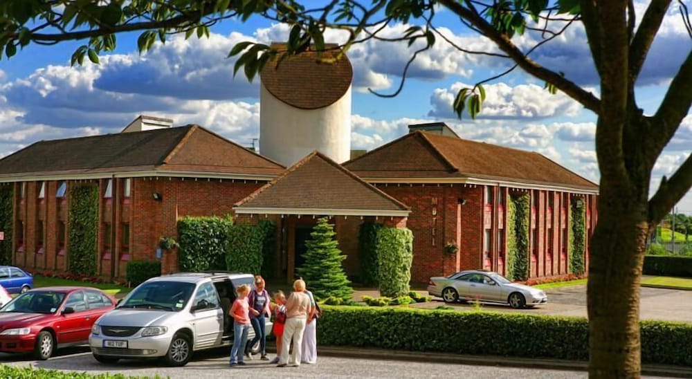 Damon S Hotel 28/33