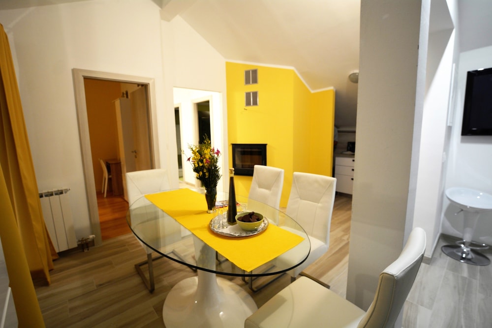 Villa Rosa 28/28