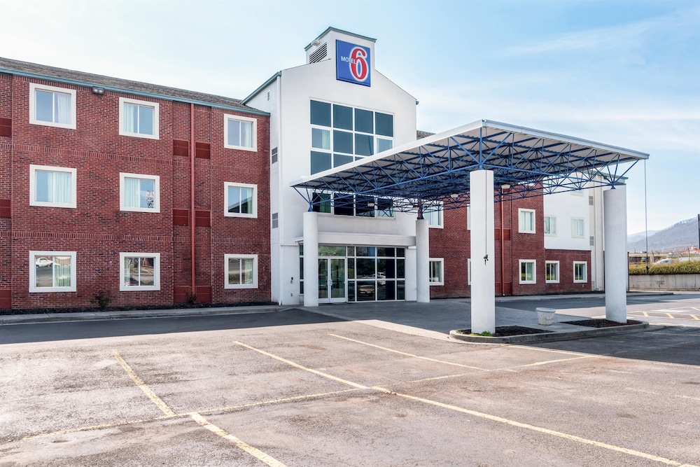 Motel6 Newport, TN 38/40
