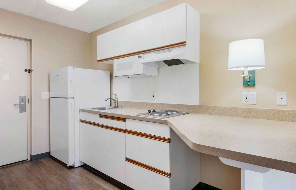 Extended Stay America Select Suites Orlando Southpark 53/56