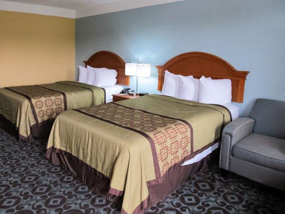 Econo Lodge Fultondale, AL 6/16