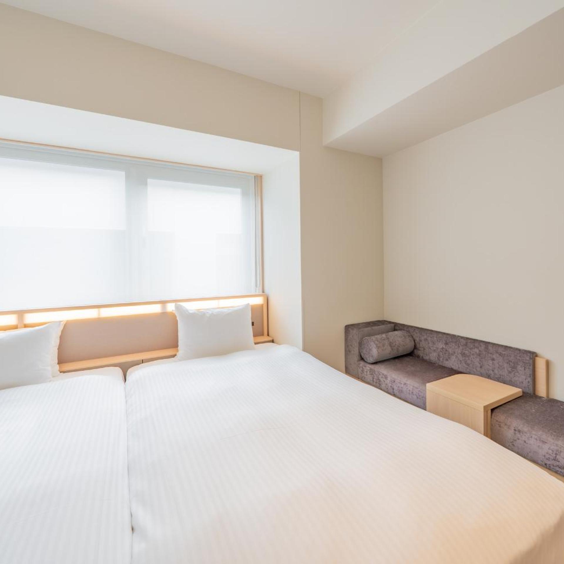 Room, Quadruple
