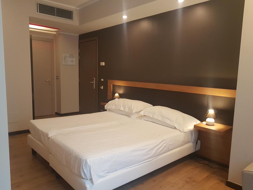 Standard, Triple