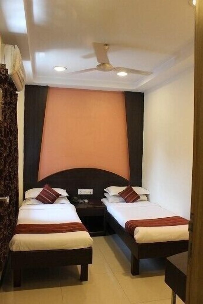 Fortune Hotel 18/39