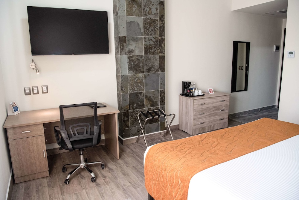 Comfort Inn Irapuato, GUA 40/43