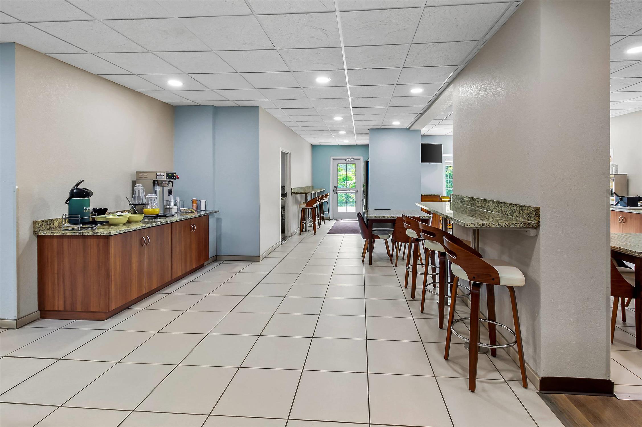 Quality Inn & Suites Washington PA 20/32
