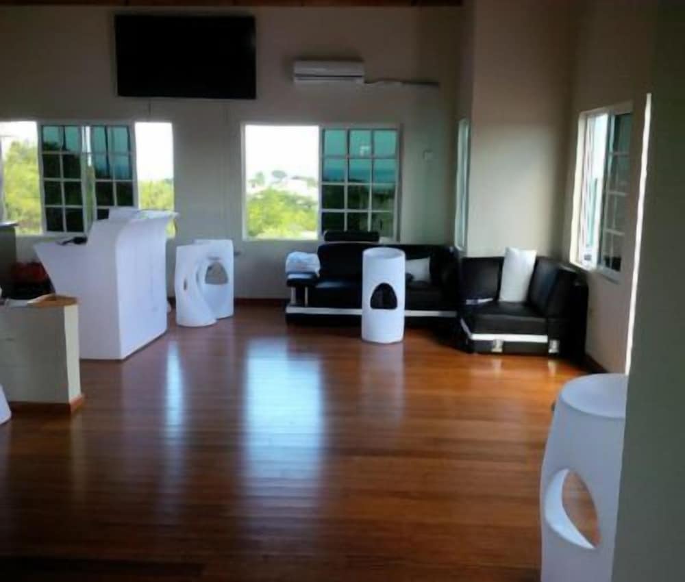 Negril Sky Blue Resorts 20/50