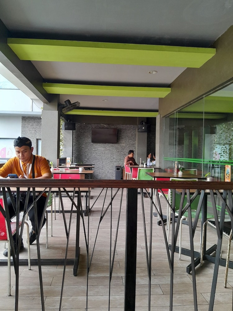 Hotel Candi Indah - Akpol Semarang 34/49