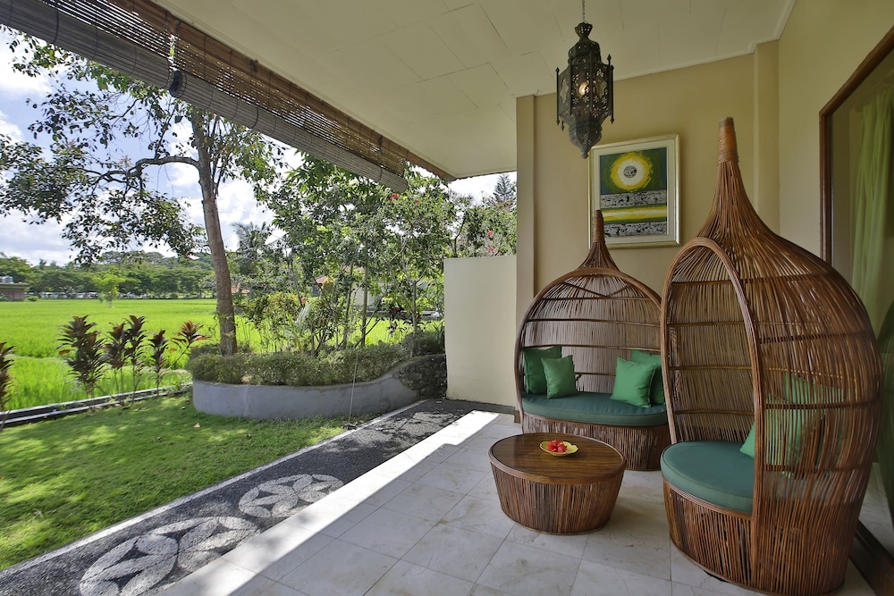 GREEN FIELD HOTEL AND BUNGALOW 6/50