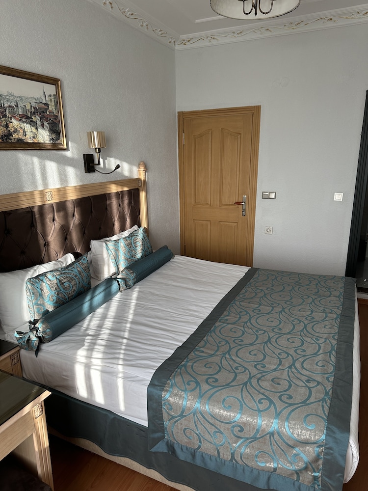 Blue Tuana Hotel 33/70