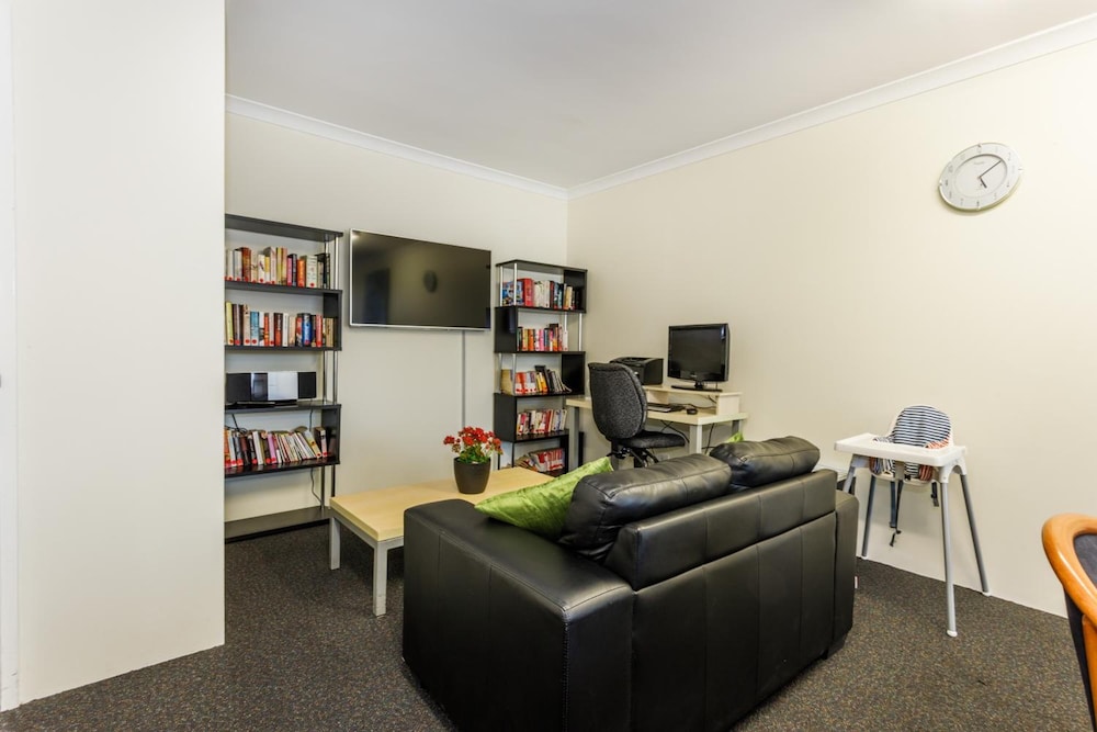 Perth Ascot Central Apartment Hotel 45/68