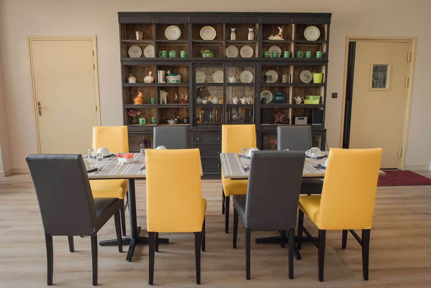 restaurant cafeteria