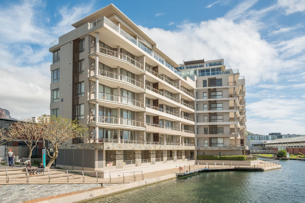 VA Waterfront Residences by WHosting 42/50