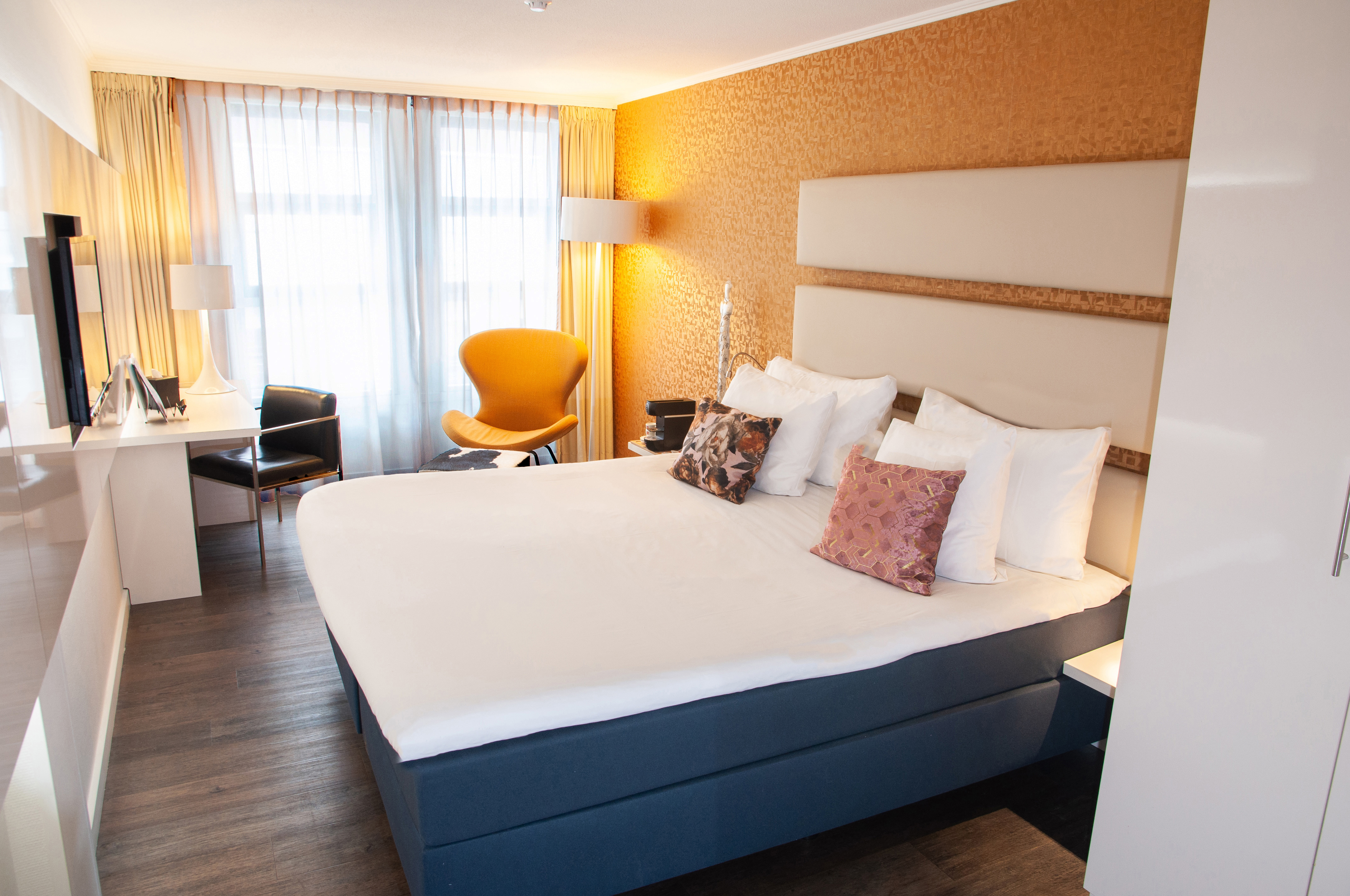 Splendid, City, Single, King Bed