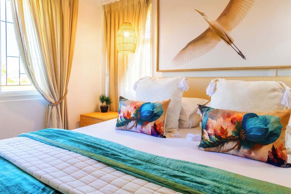 KNYSNA RIVER CLUB - KNYSNA 18/76
